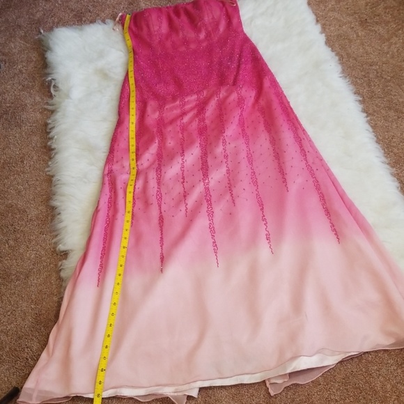 Special occasion Prom Strapless Pink Beaded Dress. M - Picture 7 of 8